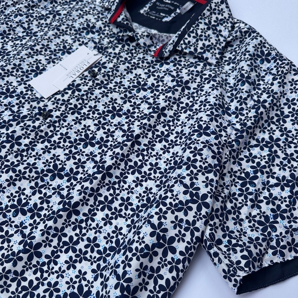 Men’s Silver Stone Brand Short Sleeved Shirt
Size XXL (New With Tags) - Picture 2 of 7